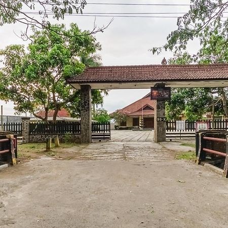 Reddoorz Syariah Near Gor Ken Arok Hotel Malang Exterior foto